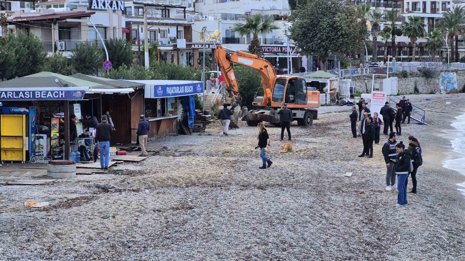 Bodrum&rsquo;da yıkım başladı
