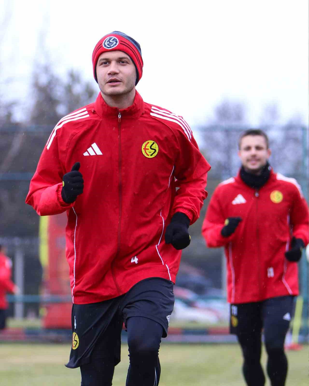 Eskişehirspor, Ayvalıkg&uuml;c&uuml; Belediyespor ma&ccedil;ının hazırlıklarına başladı
