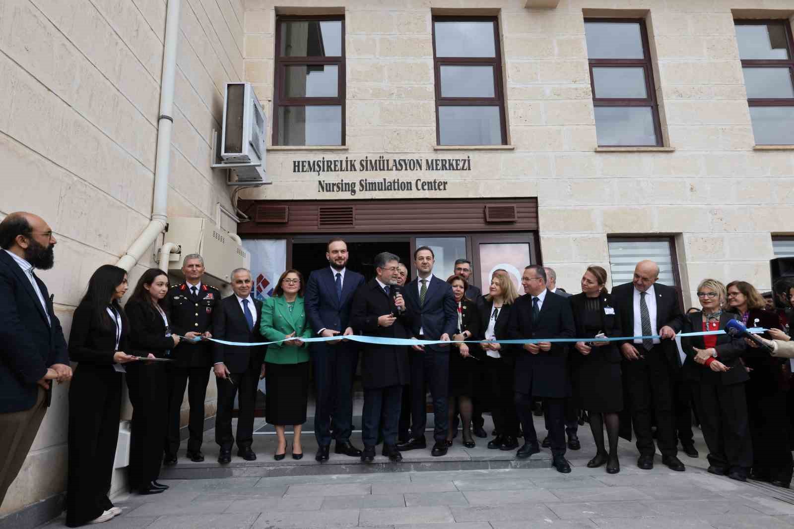 HK&Uuml;&rsquo;de Hemşirelik Sim&uuml;lasyon Merkezi ile İleri Araştırma ve Uygulama Laboratuvarı a&ccedil;ıldı
