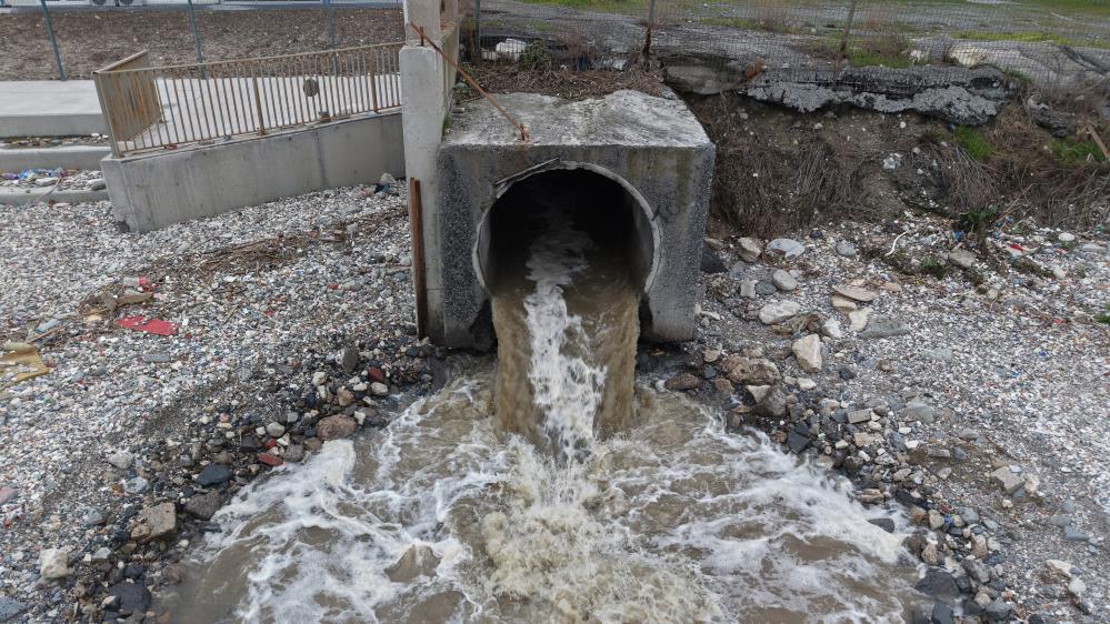 İstanbul&rsquo;un atık suları Marmara Denizi&rsquo;nin rengini değiştiriyor