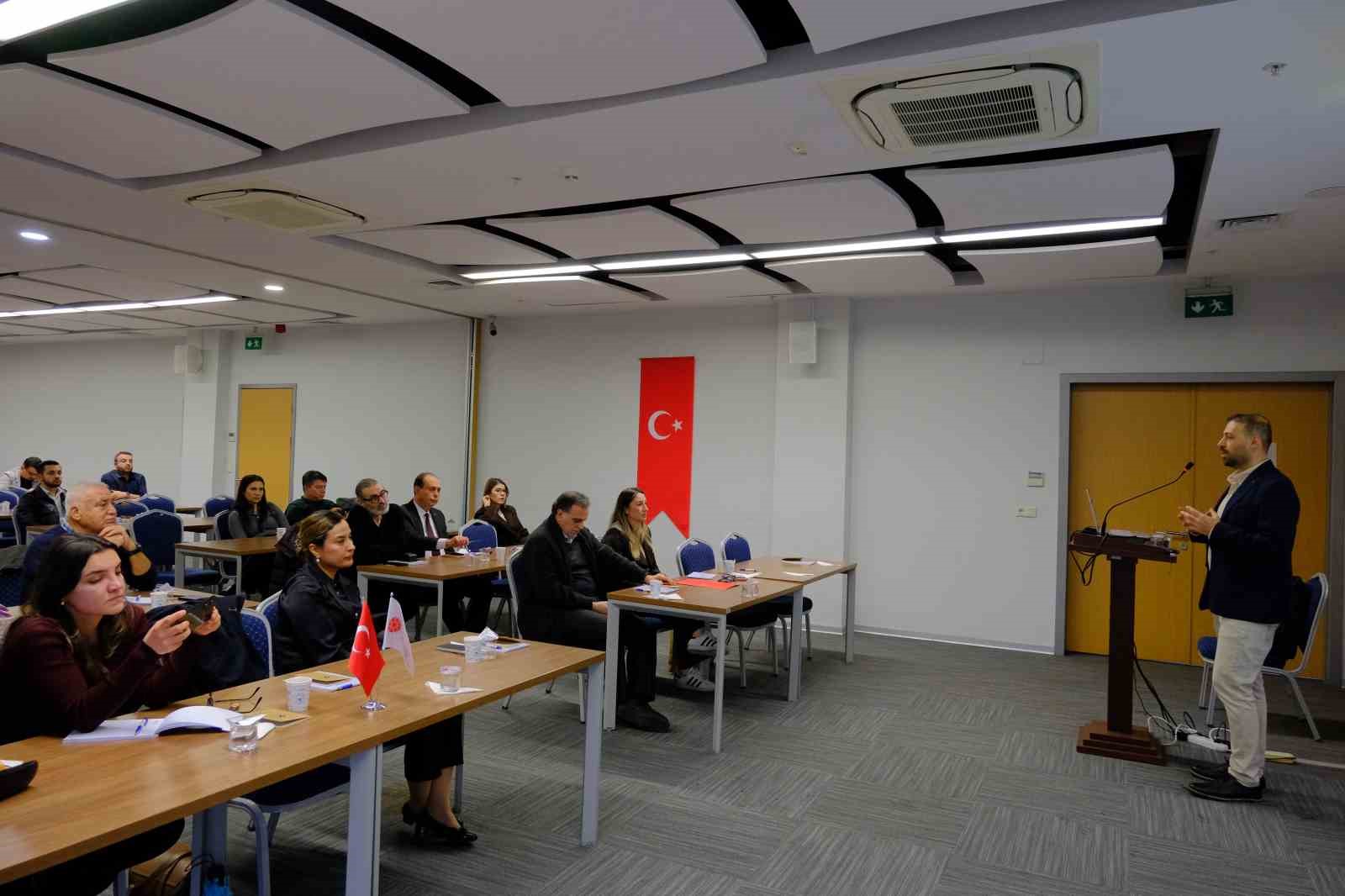 Adana&rsquo;da &rsquo;Diksiyon ve Yapay Zeka &Ccedil;ağında Habercilik&rsquo; eğitimi
