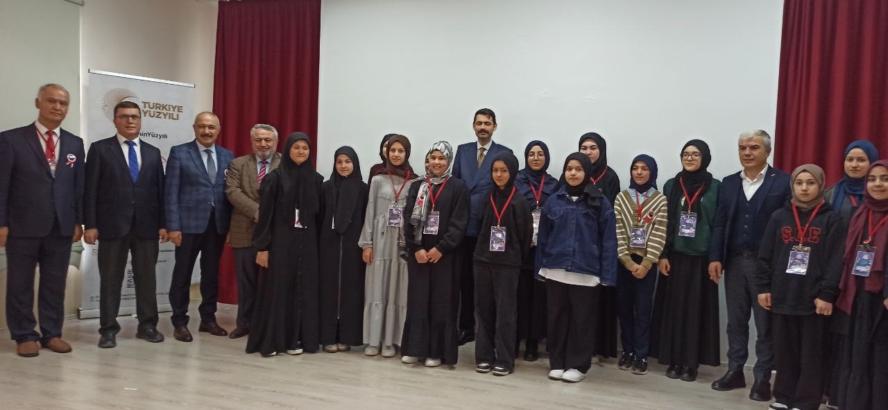 Devrek&rsquo;te Kur&rsquo;an-ı Kerim G&uuml;zel Okuma ve Hafızlık Yarışması b&uuml;y&uuml;k ilgi g&ouml;rd&uuml;
