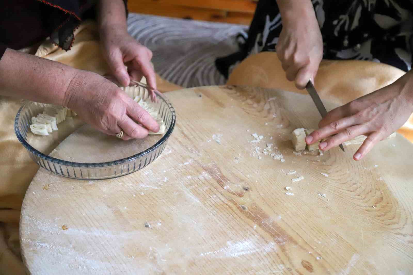 G&uuml;m&uuml;şhane&rsquo;nin coğrafi işaretli lezzeti Siron&rsquo;da Ramazan hazırlığı başladı
