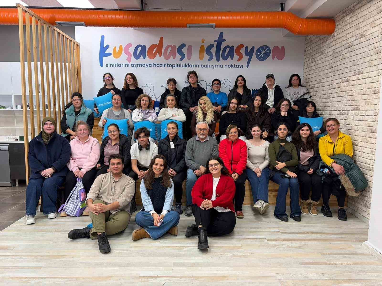 İstasyon Kuşadası&rsquo;nda &ccedil;evreci eğitim
