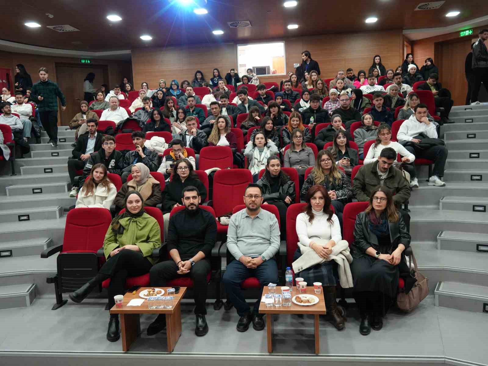 Kastamonu Üniversitesi’nde yapay zeka ve medya etiği masaya yatırıldı