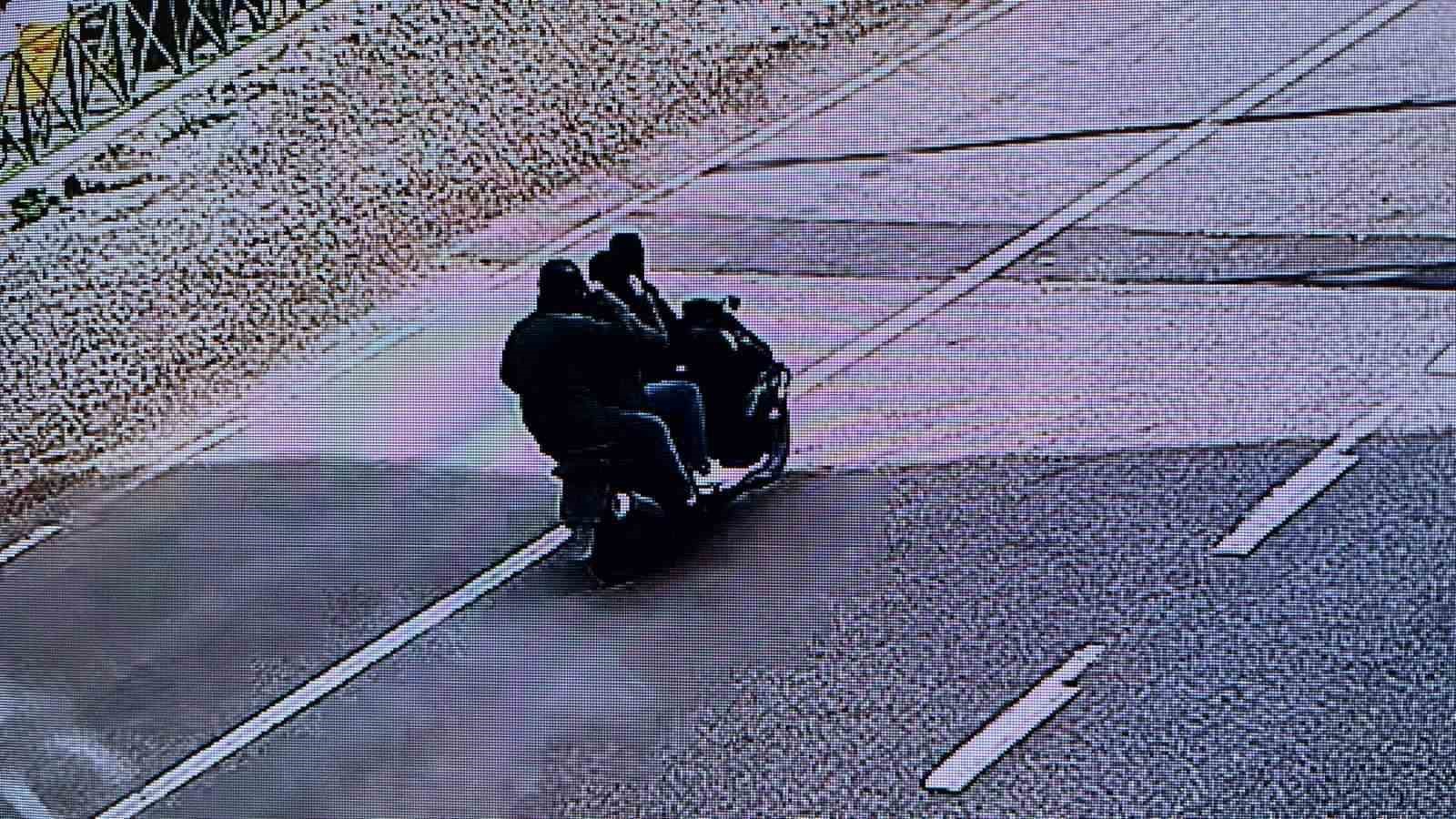 Bursa&rsquo;da motosikletli maskeli hırsızlar 68 saatlik kamera incelemesiyle yakalandı
