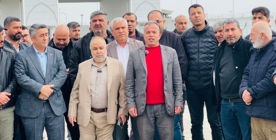 STK temsilcileri kapatılacak gümrük kapıları için sınırda toplandı