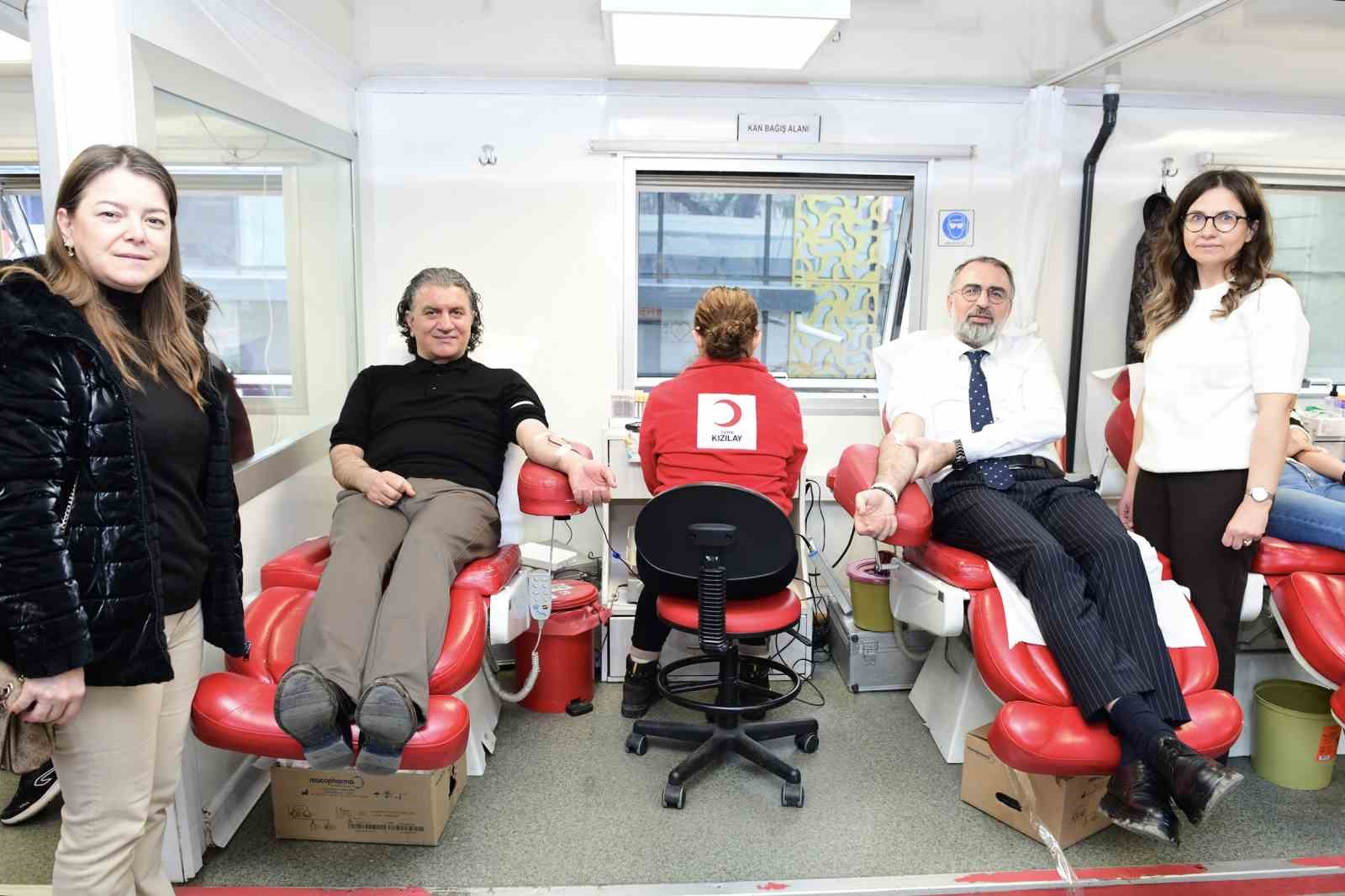 Başkan Erol&rsquo;dan anlamlı hareket: "Bir &uuml;nite kan, bir hayat"
