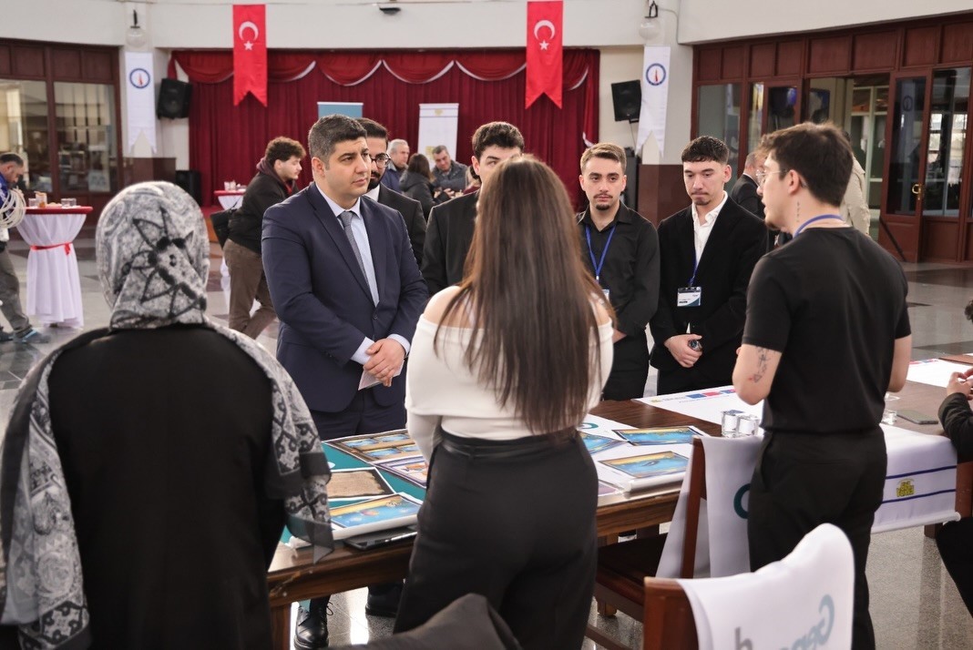 Başkan Yardımcısı Sarıyar: "Gen&ccedil;lik bir şehrin en b&uuml;y&uuml;k g&uuml;c&uuml;d&uuml;r"
