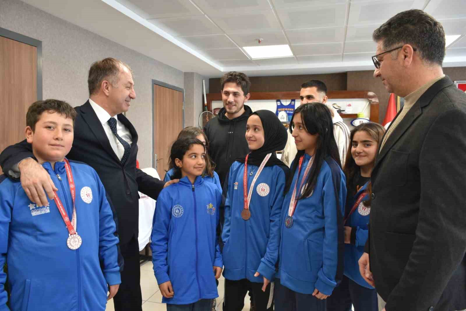 Tekmanlı minik eskrimcilerden başarılı sonuçlar