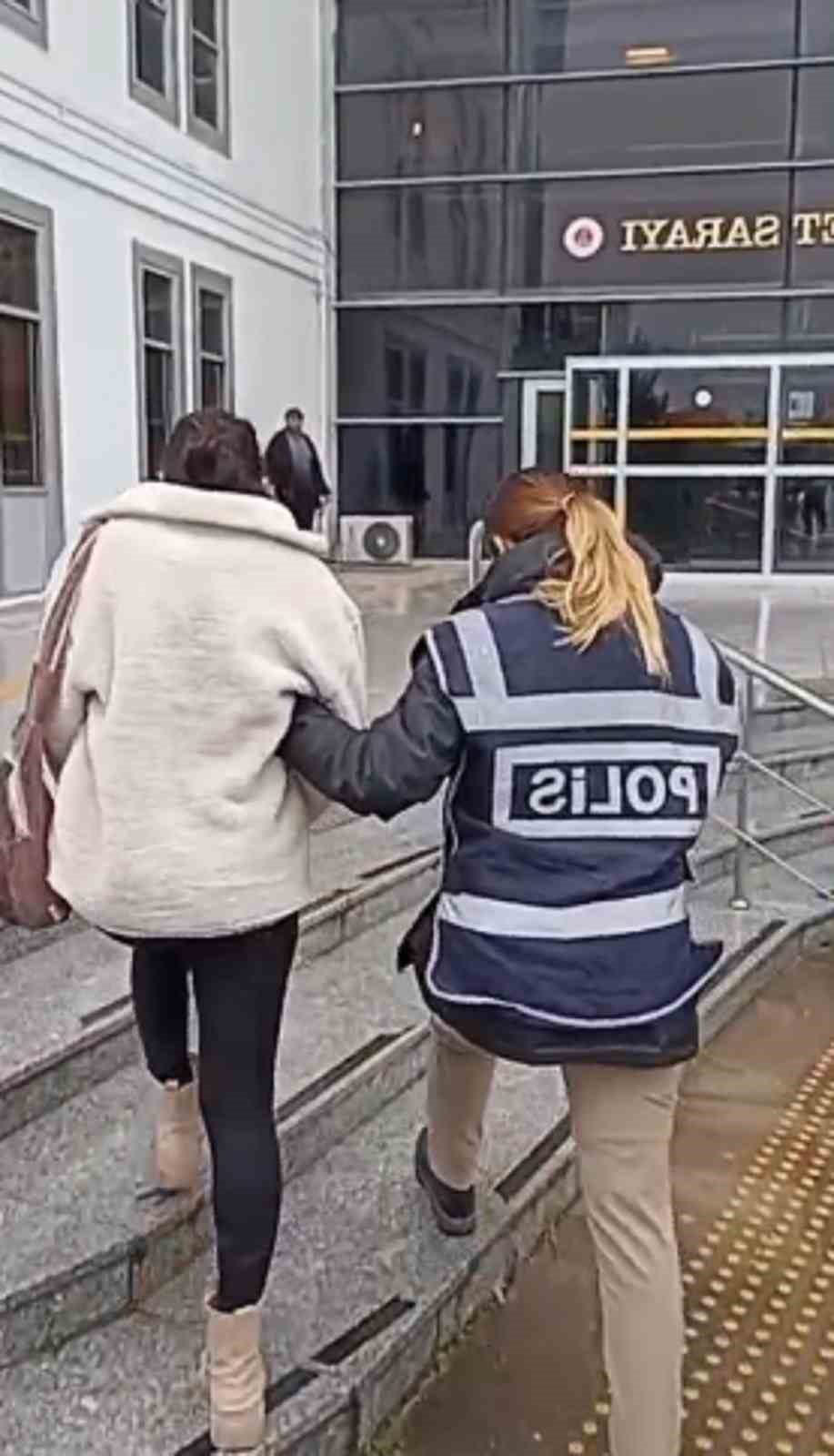 Hapis cezasıyla aranan kadın hırsız Defne&rsquo;de yakalandı
