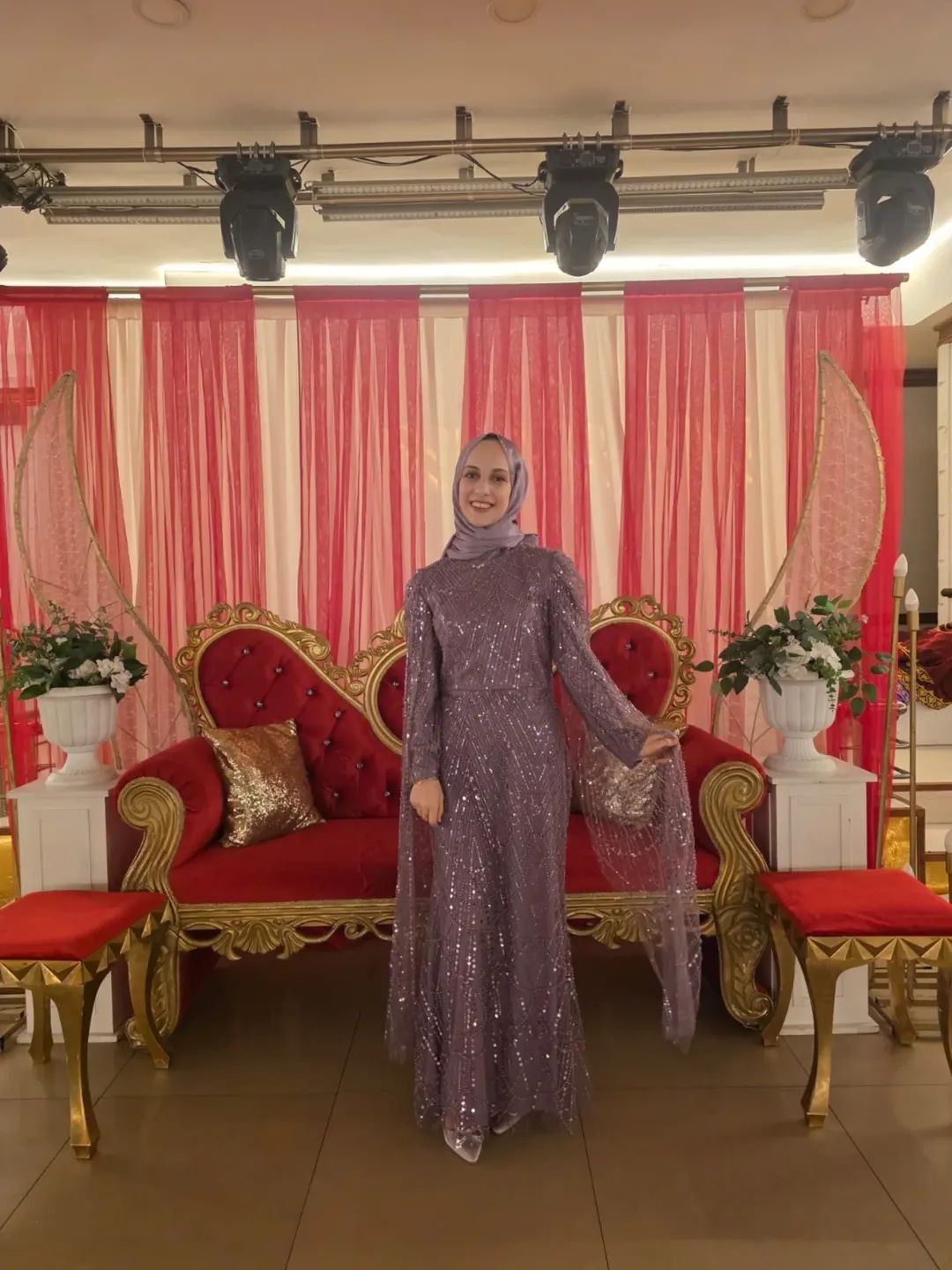 Beyoğlu’nda korkunç ölüm: Evinin 5’inci katından düşen genç kız hayatını kaybetti