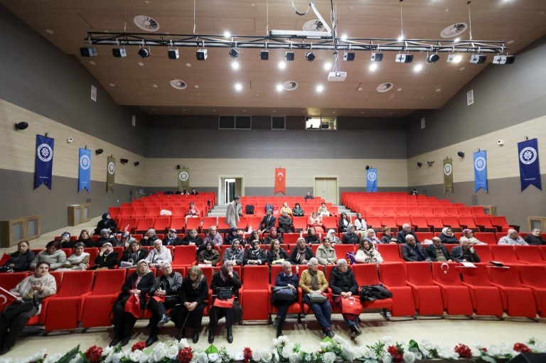 Tazelenme &Uuml;niversitesi &ouml;ğrencilerine siber g&uuml;venlik farkındalık eğitimi
