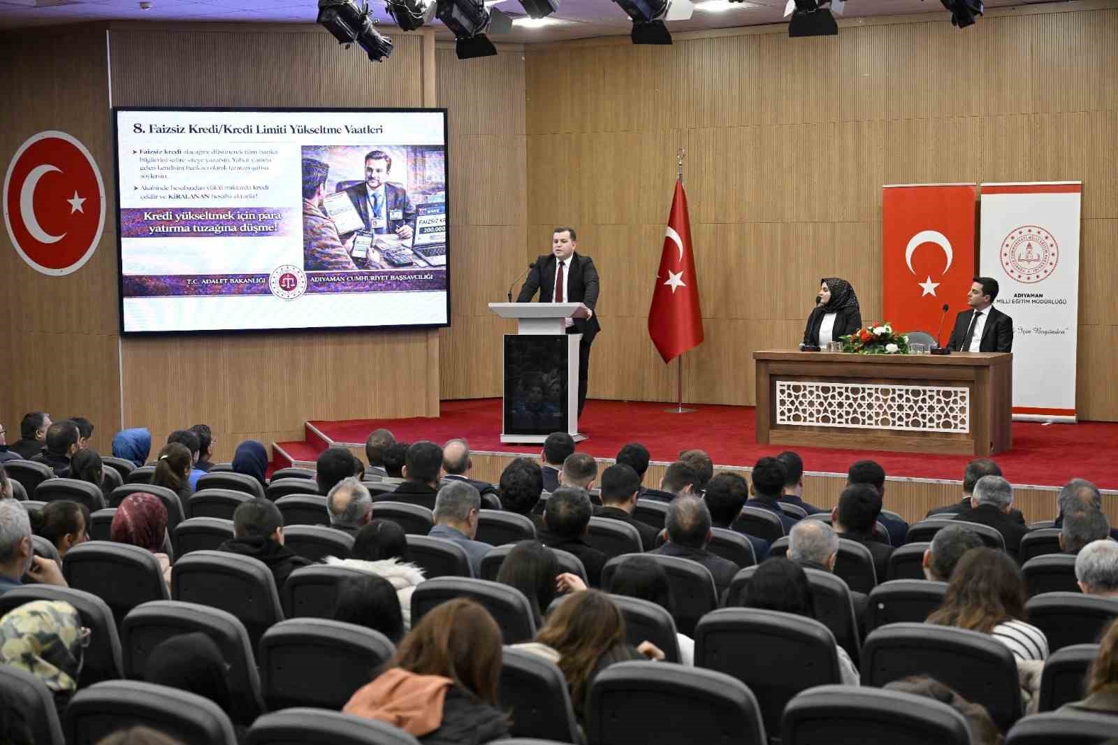 İBAN&rsquo;ların &uuml;&ccedil;&uuml;nc&uuml; kişilere kullandırılmaması i&ccedil;in &ouml;ğrencilere seminer verildi
