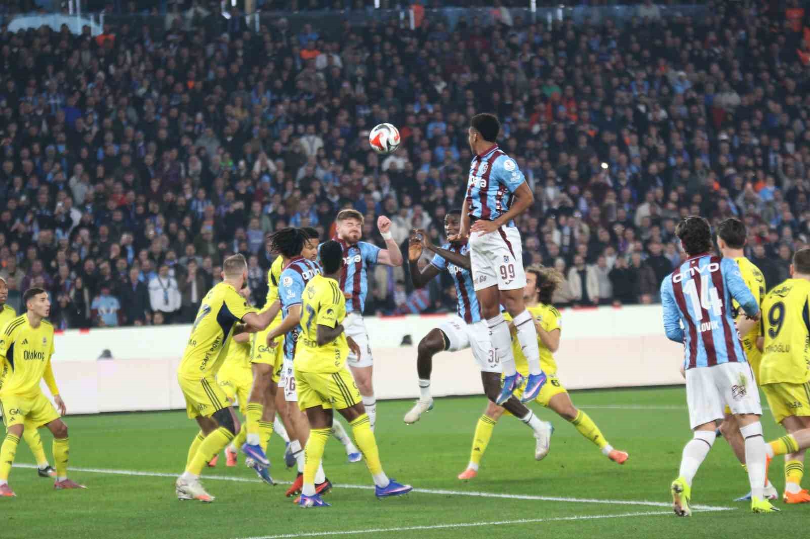 Trendyol S&uuml;per Lig: Trabzonspor: 1 - Fenerbah&ccedil;e: 1 (Ma&ccedil; devam ediyor)
