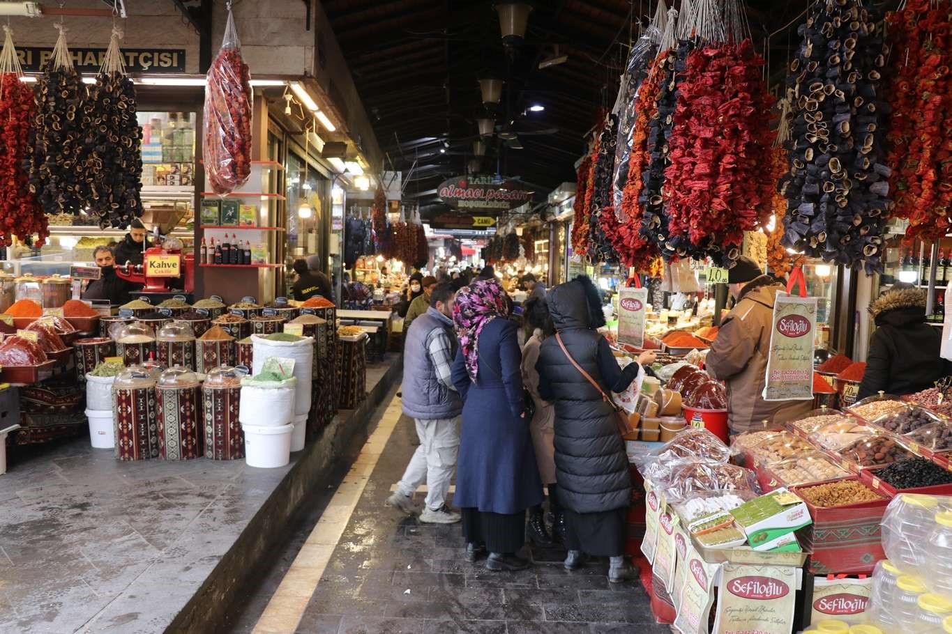 Tarihi Almacı Pazarı&rsquo;nda Ramazan hazırlığı başladı
