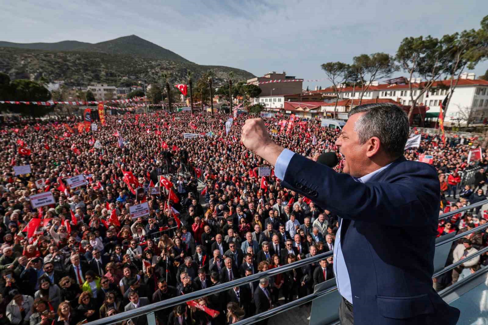 CHP Genel Başkanı &Ouml;zel: "Egeliler hem kendi evlatlarına hem genel başkanlarına sahip &ccedil;ıktı"
