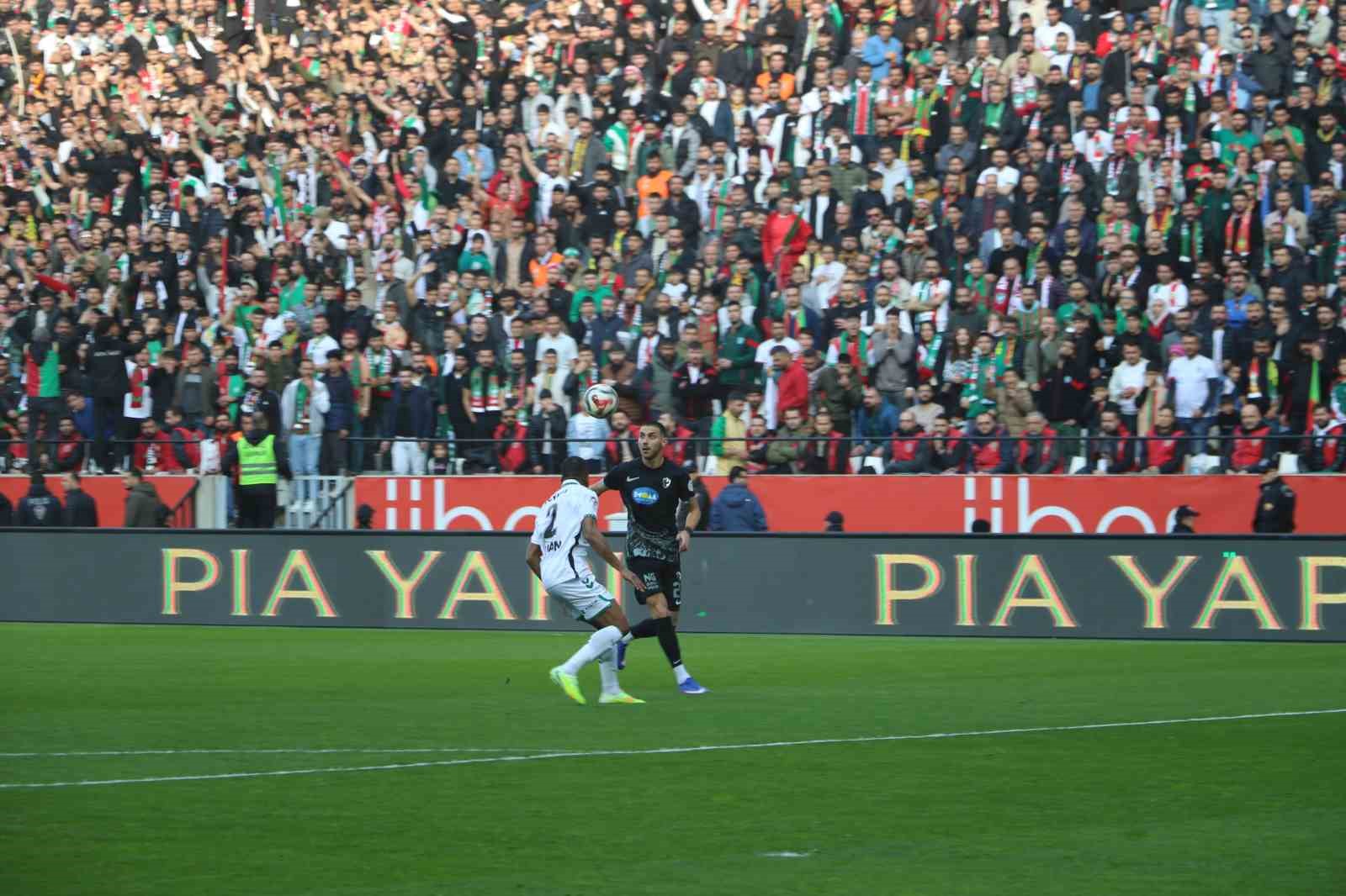 Trendyol 1. Lig: Amed Sportif Faaliyetler: 1 - Sakaryaspor:  1
