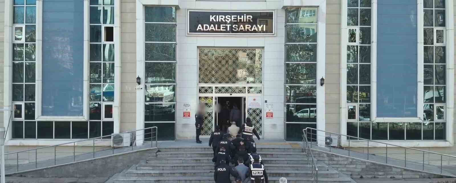Kırşehir merkezli 9 ilde su&ccedil; şebekesine operasyon: 18 g&ouml;zaltı

