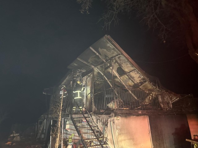 Prefabrik evde &ccedil;ıkan yangında karı-koca hayatını kaybetti