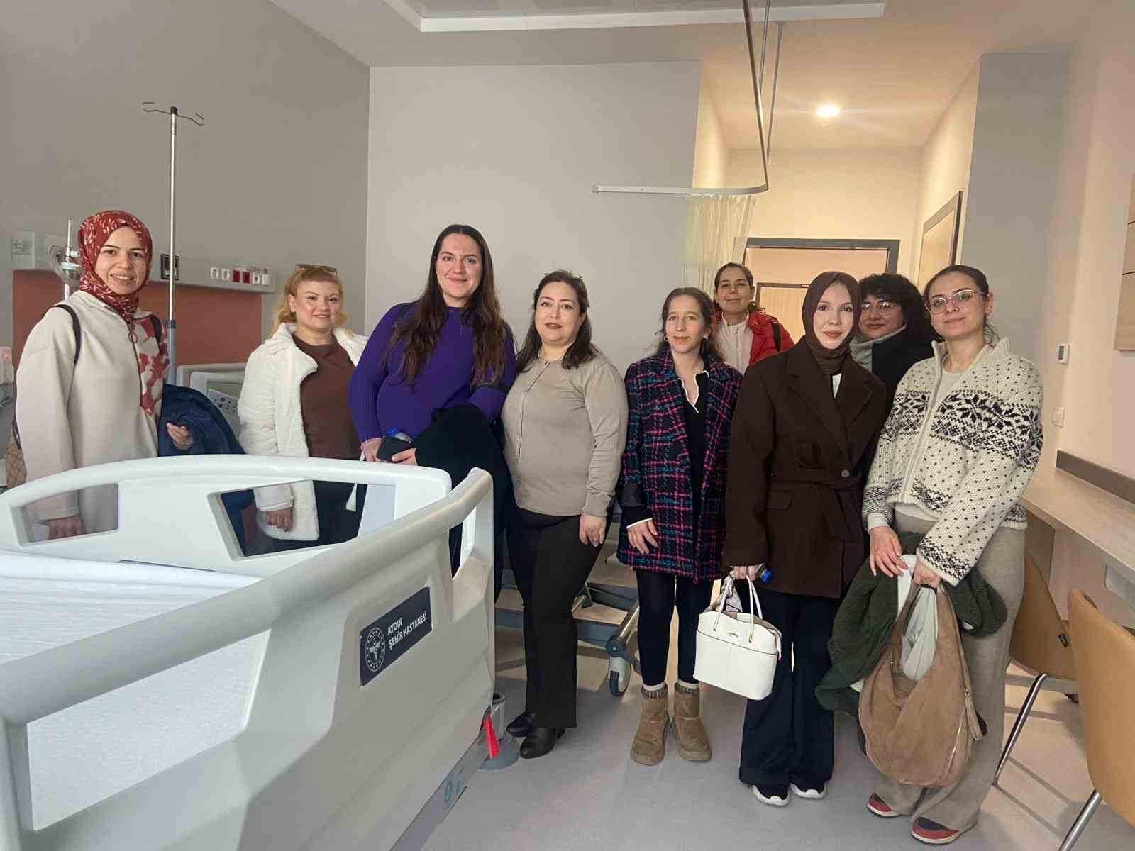 Aydın Şehir Hastanesi Gebe Okulu’nun ilk mezunları belgelerini aldı