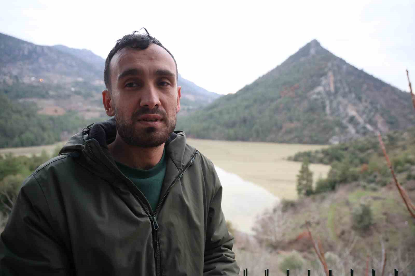 Feke Barajı&rsquo;nda y&uuml;kselen su seviyesi y&uuml;z g&uuml;ld&uuml;r&uuml;yor
