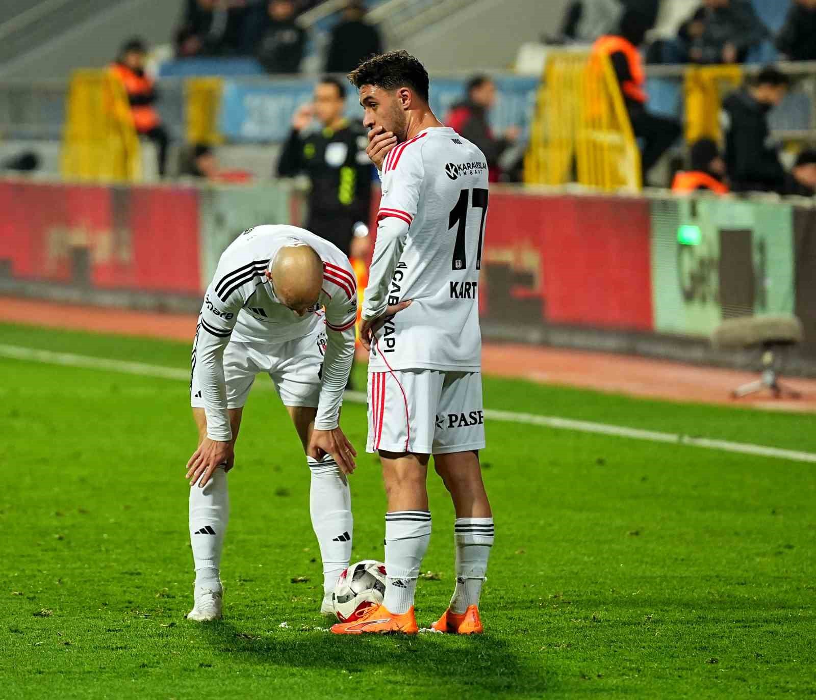 Kartal Kayra Yılmaz: "Kırılan ve &uuml;z&uuml;len t&uuml;m taraftarlarımızdan i&ccedil;tenlikle &ouml;z&uuml;r dilerim"
