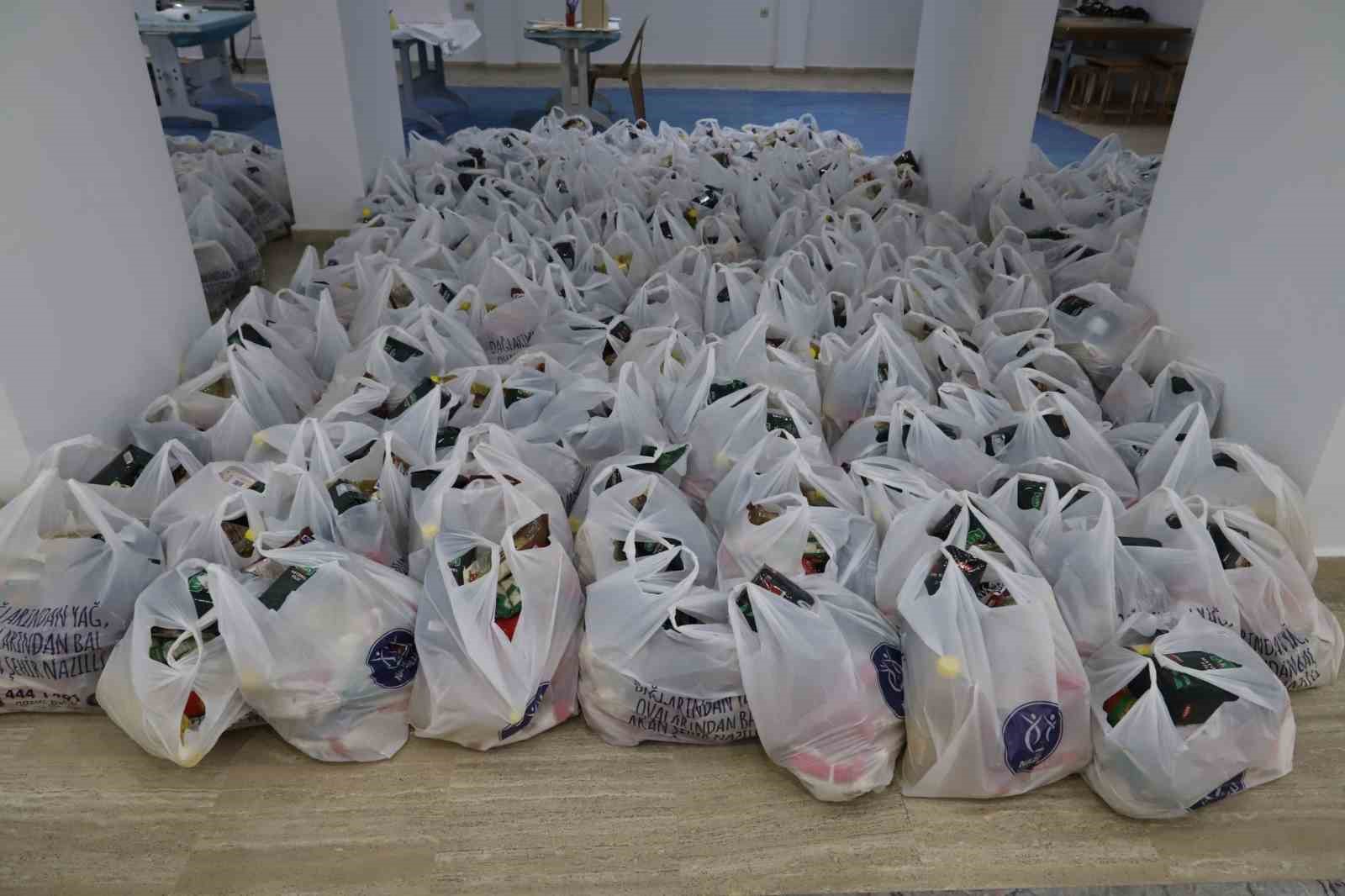 Nazilli Belediyesi Ramazan &ouml;ncesi gıda yardımlarını artırdı
