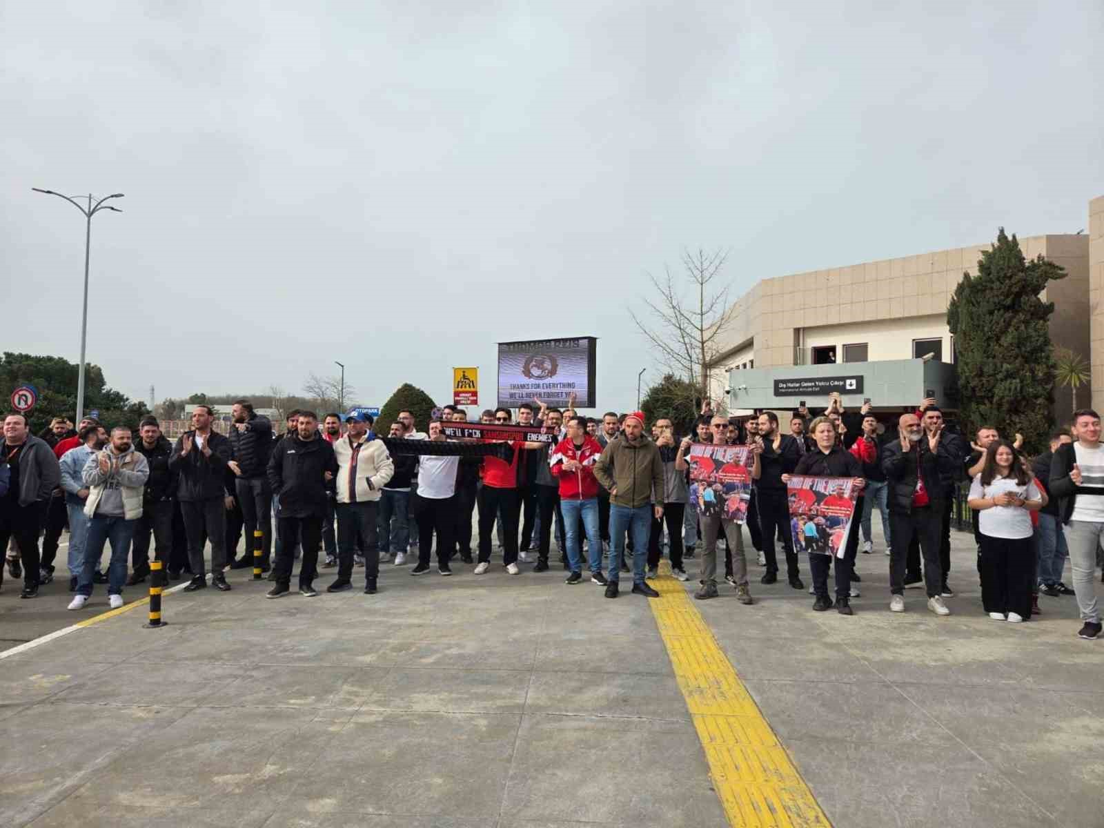 Samsunspor taraftarlarından Thomas Reis&rsquo;e duygusal veda
