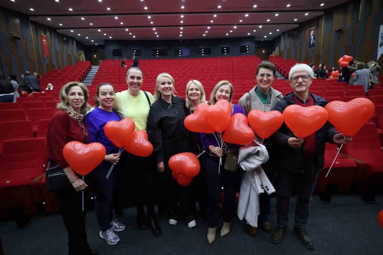 Merkezefendi’de Sevgililer Günü’ne özel "Aşka Dair" konseri büyük beğeni topladı