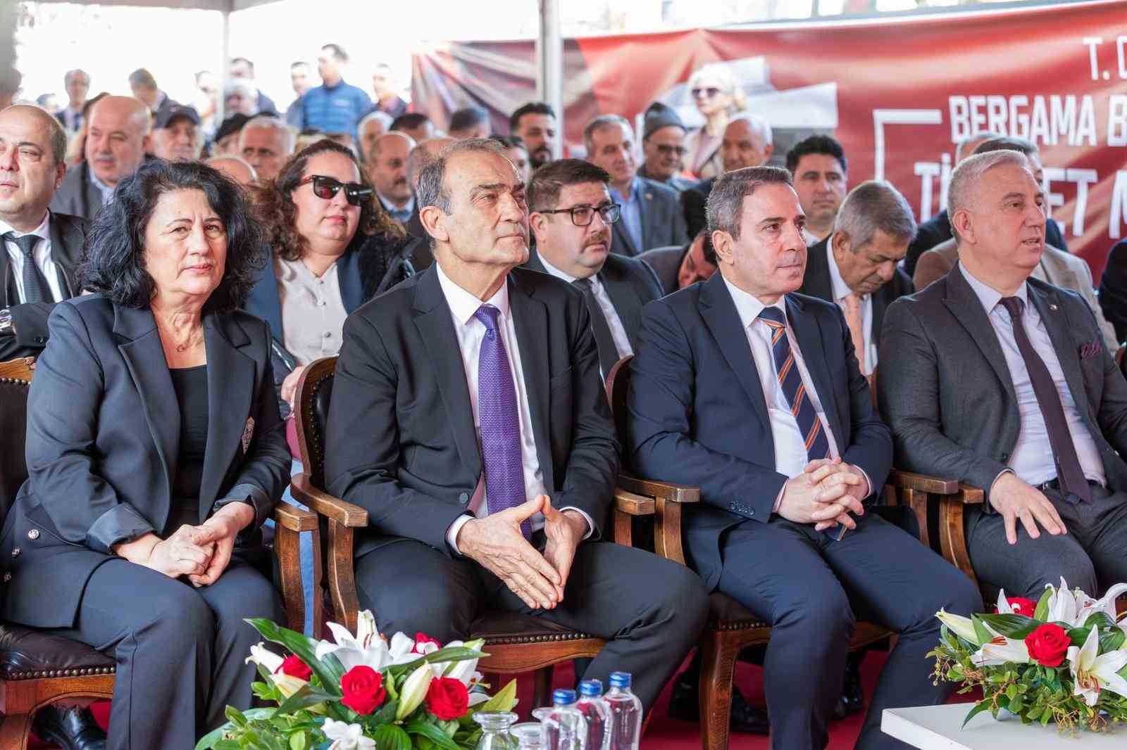 Bergama Ticaret Merkezi&rsquo;nin temeli atıldı
