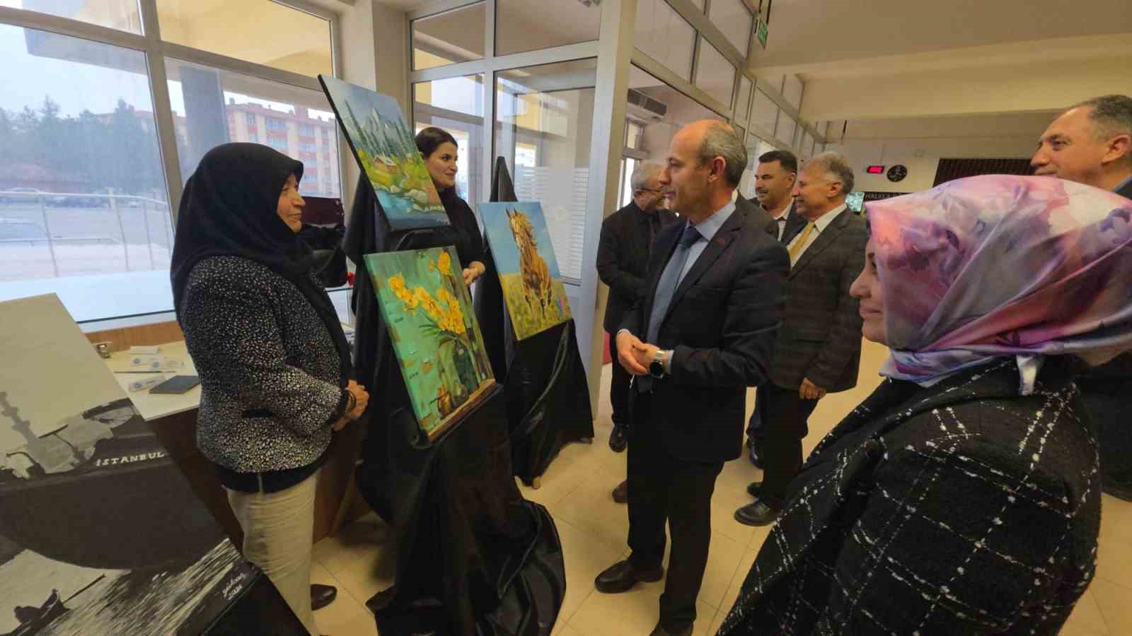 K&uuml;tahya&rsquo;da resim sergisine yoğun ilgi
