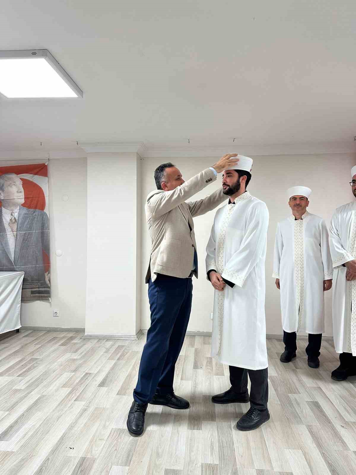 Diyanetin atadığı 5 yeni imam g&ouml;reve başladı
