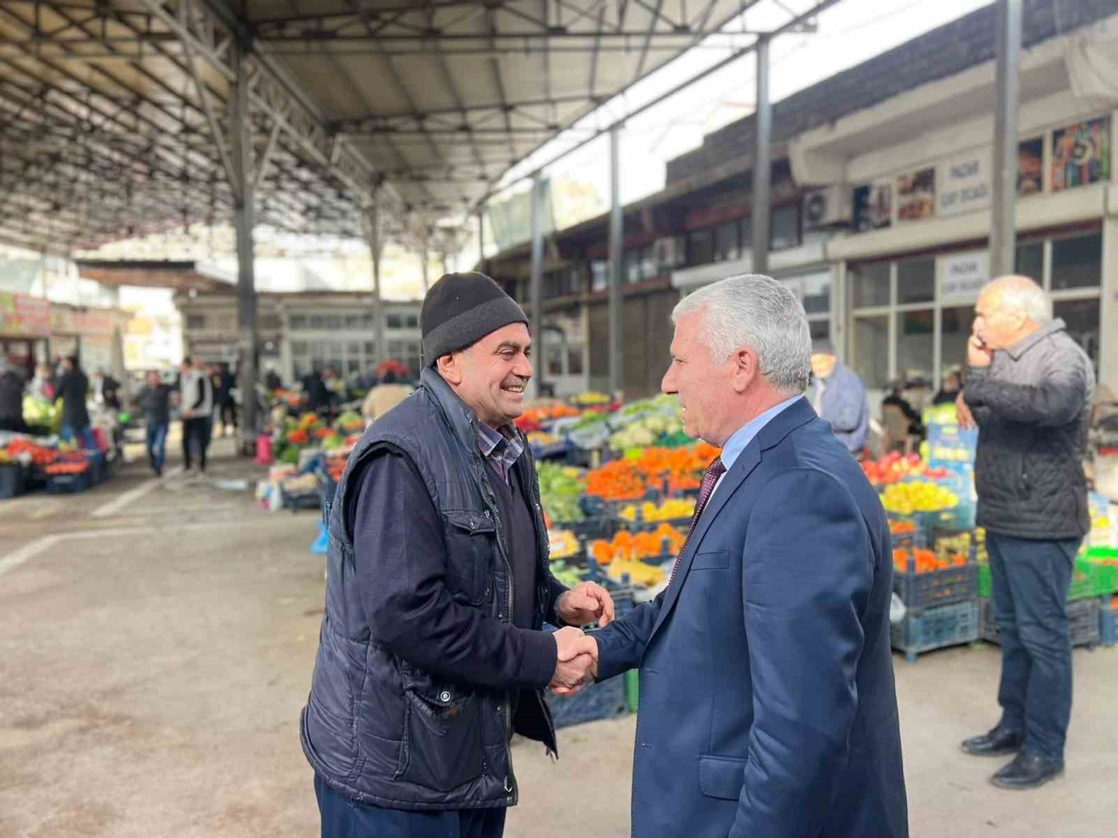 Başkan Karamehmetoğlu, esnaf ve vatandaşlarla bir araya geldi
