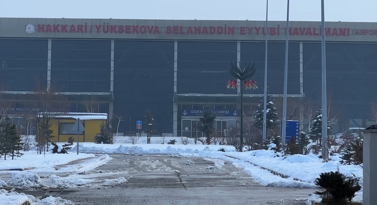 Y&uuml;ksekova-Ankara u&ccedil;ak seferine sis engeli
