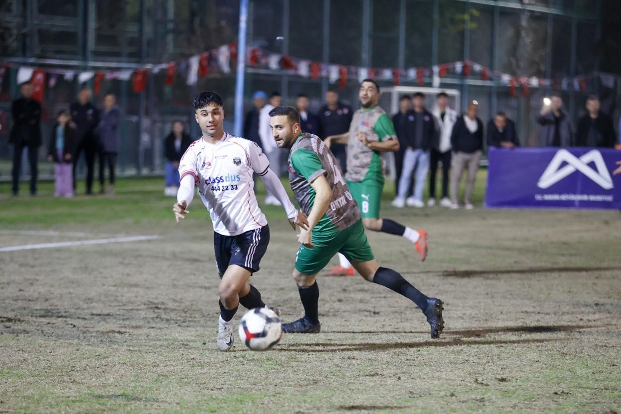 Mersin B&uuml;y&uuml;kşehir Belediyesinde futbol heyecanı sona erdi
