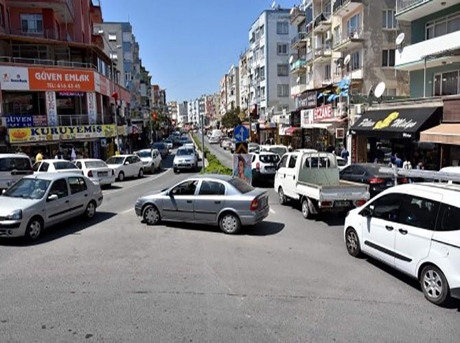 İzmir’de trafiğe kayıtlı araç sayısı 2 milyon 106 bin 883 oldu