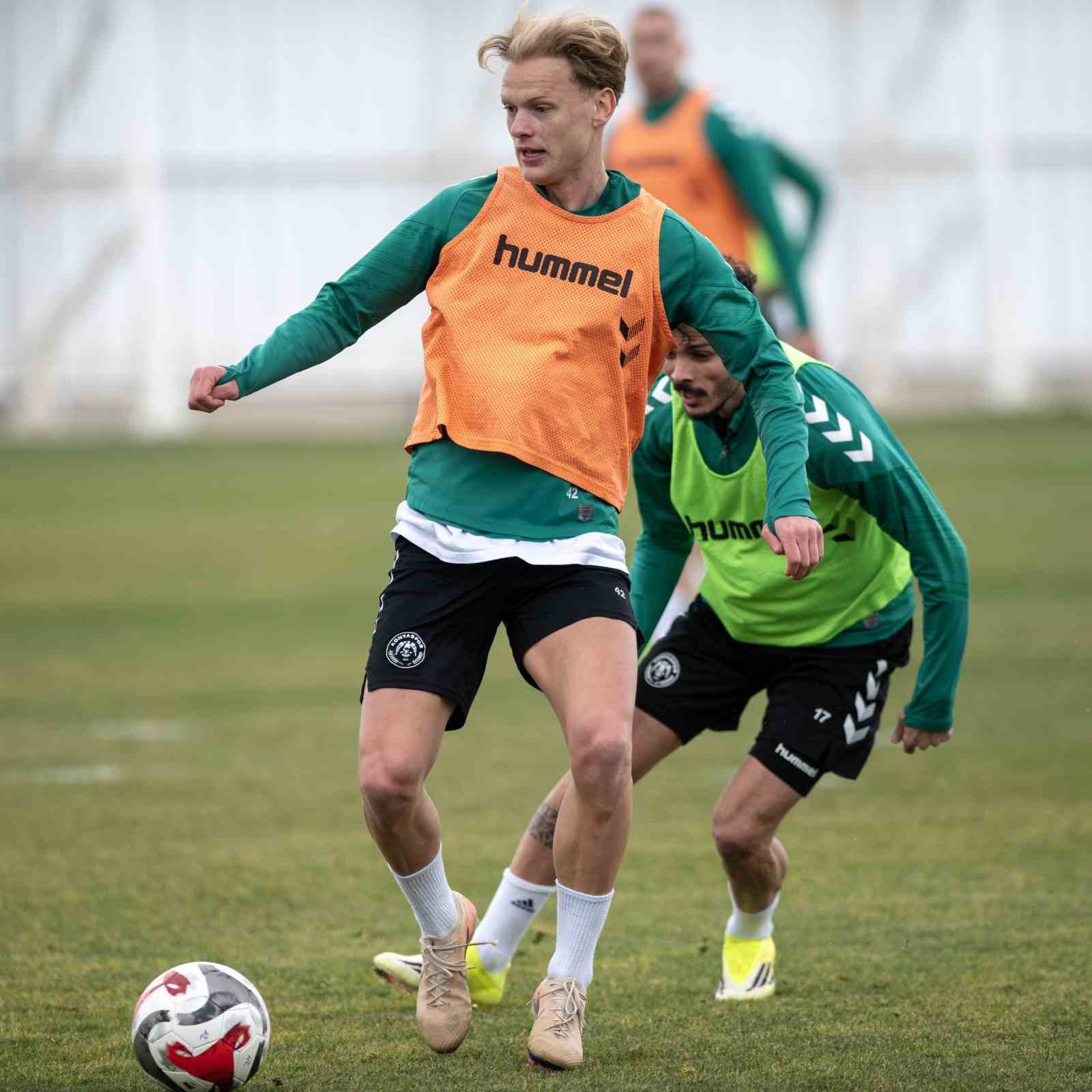 Konyaspor, Galatasaray ma&ccedil;ı hazırlıklarına devam etti
