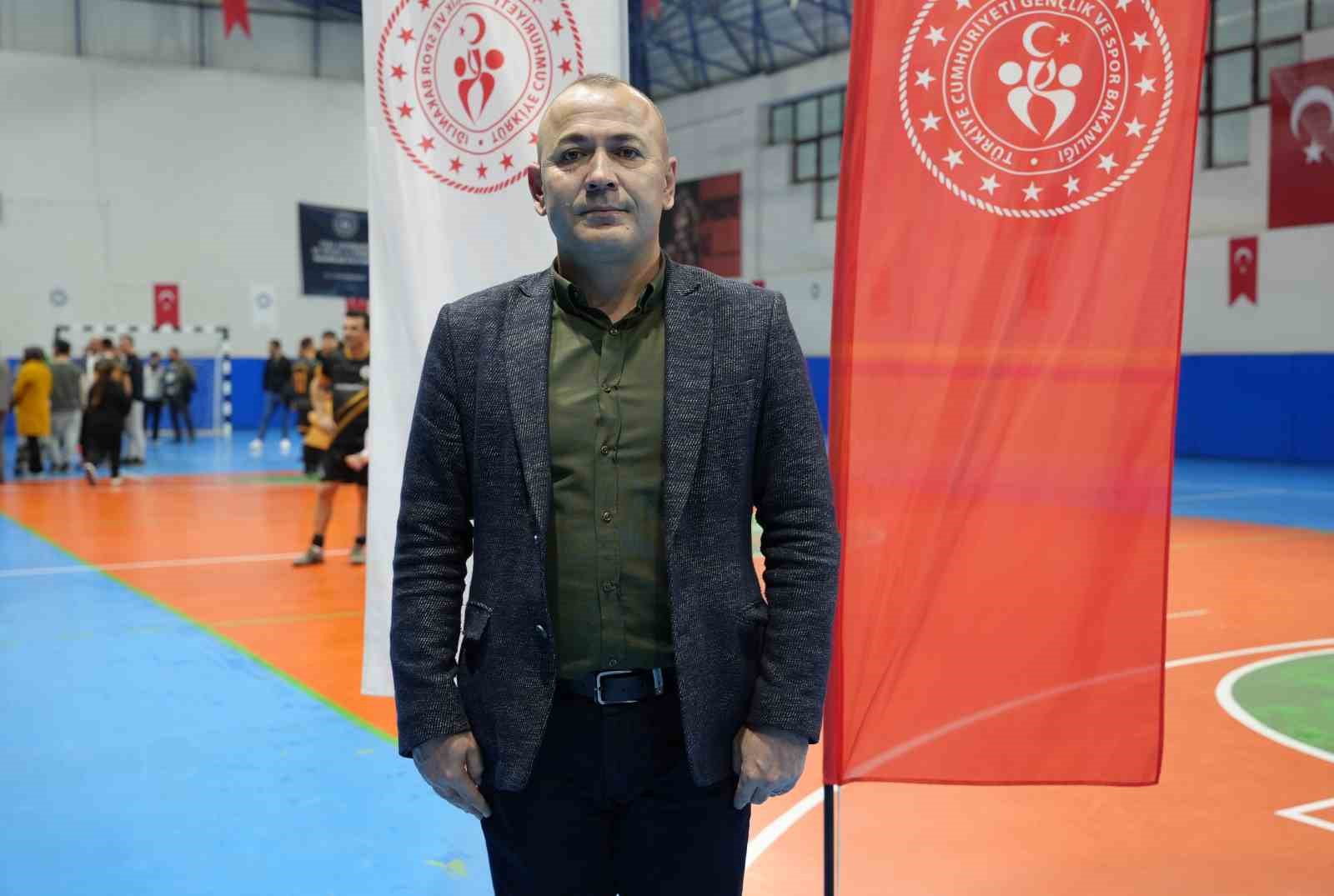 Tavas&rsquo;ta mahalleler kozlarını sahada paylaştı
