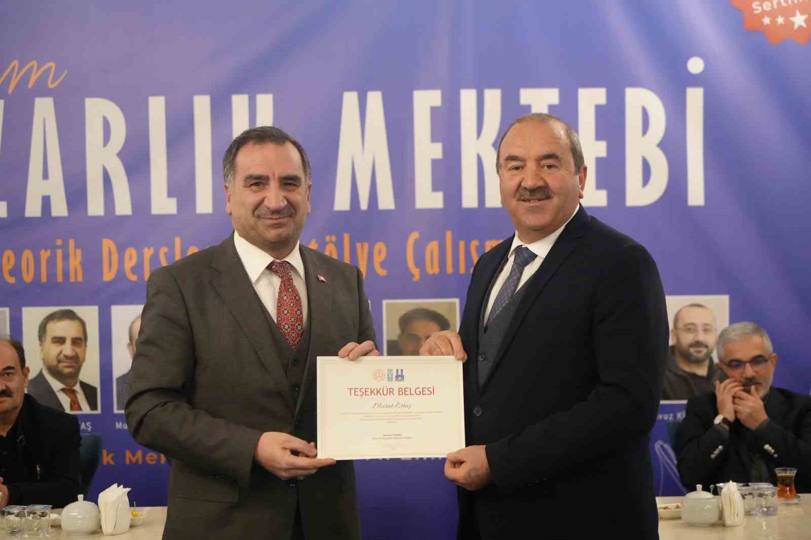 "Erzurum Yazarlık Mektebi" ilk mezunlarını verdi
