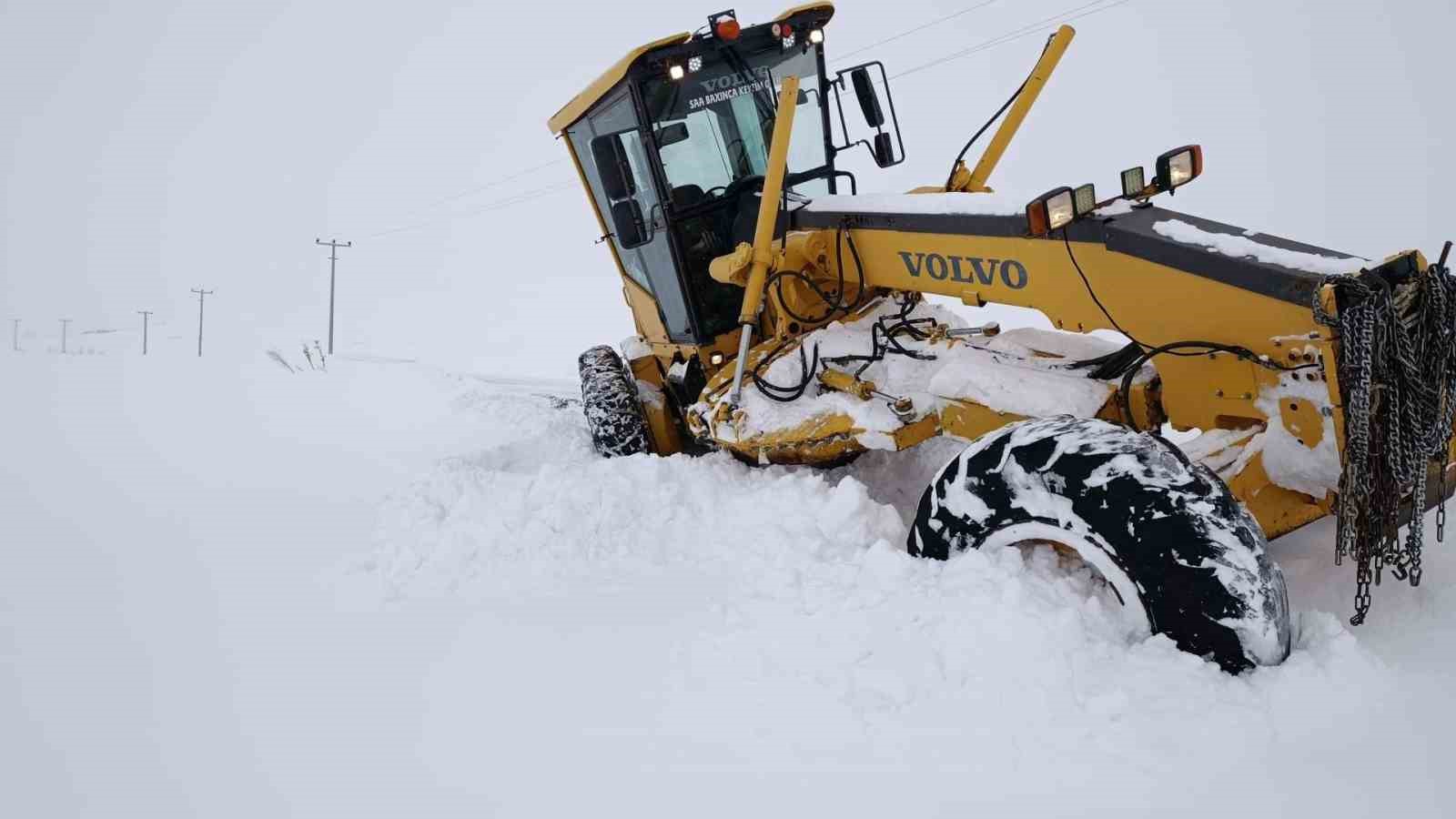 Van&rsquo;da 97 yerleşim yerinin yolu kapalı
