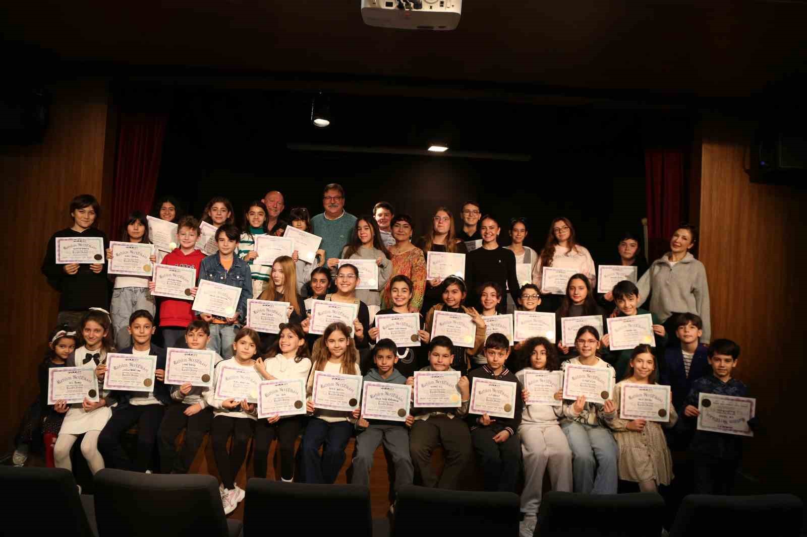 Folkart Academy&rsquo;nin &ccedil;ocuk mezunları
