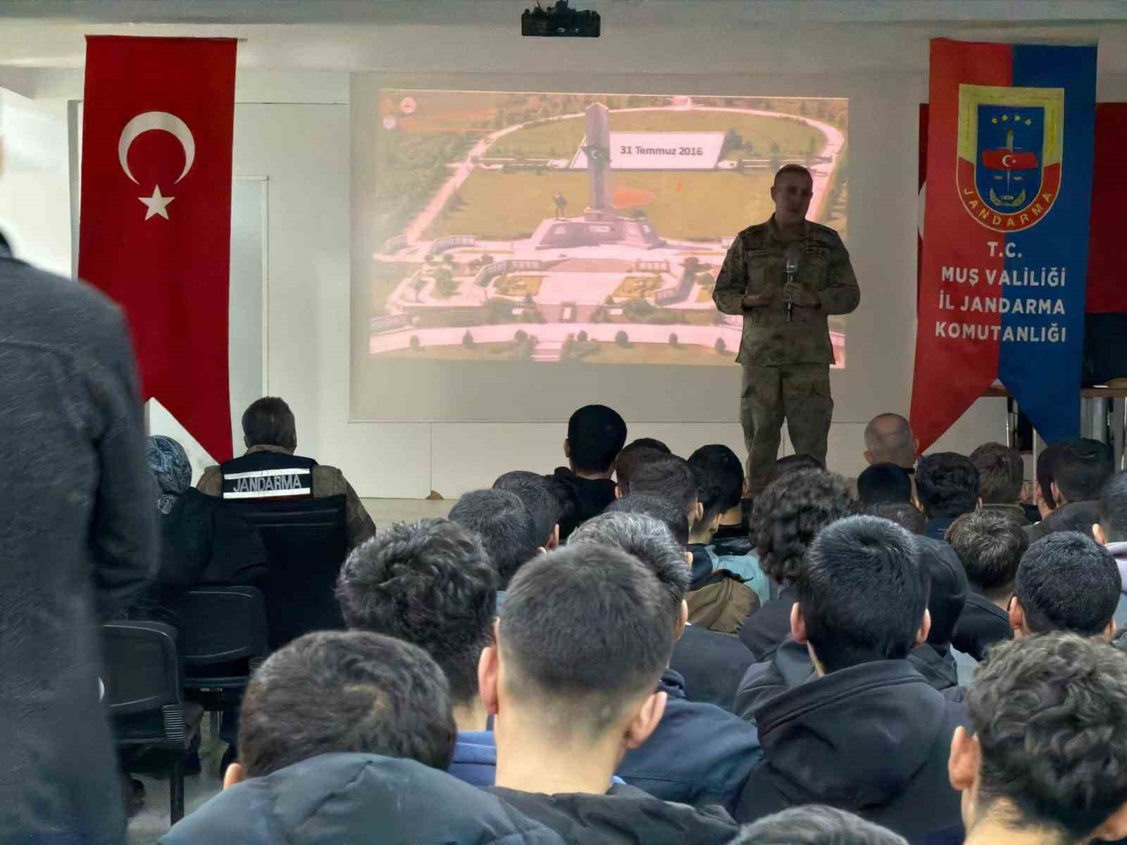 Muş&rsquo;ta &ouml;ğrencilere Jandarma Teşkilatı&rsquo;nın tanıtımı yapıldı
