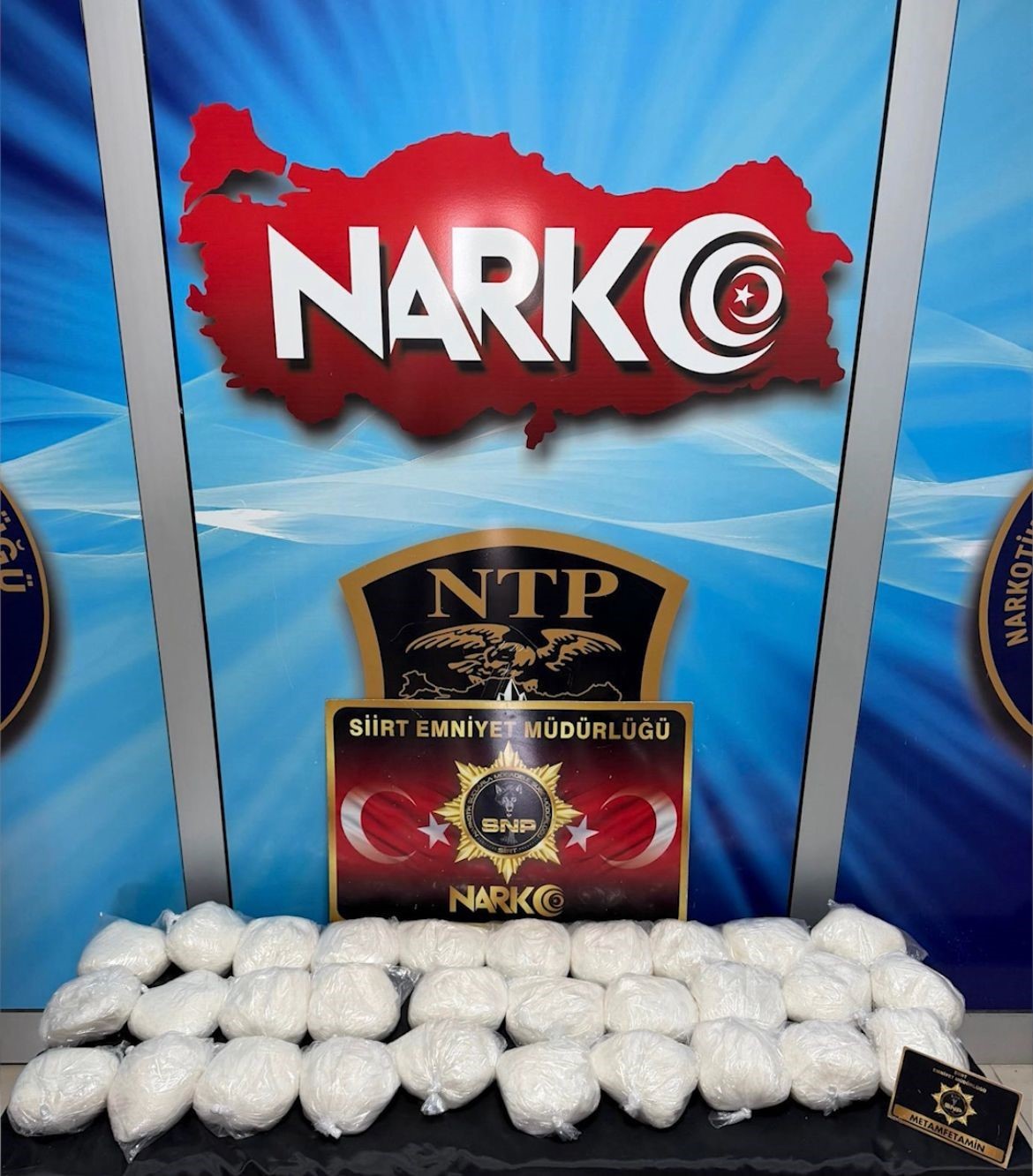 Siirt&rsquo;te otomobilde 31 kilo metamfetamin ele ge&ccedil;irildi: 4 tutuklama
