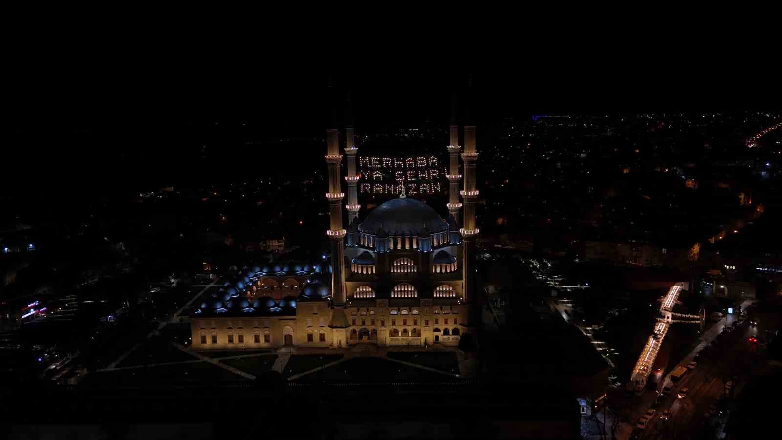 Selimiye Camii&rsquo;nde 4 yıl aradan sonra ilk teravih
