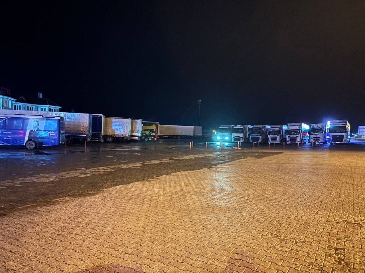 Erzincan’da kar ve sis ulaşımı aksattı