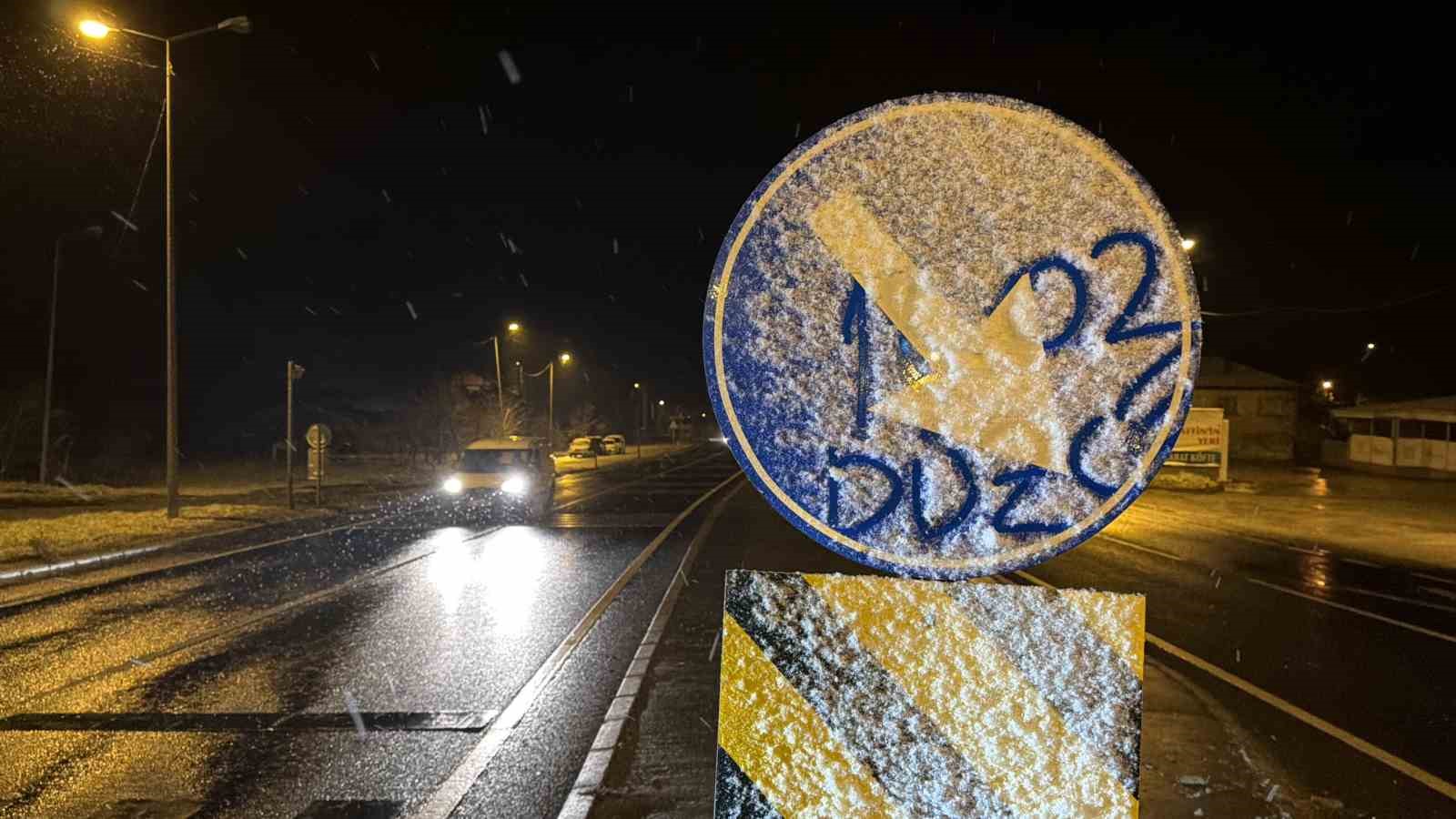 Bolu Dağı&rsquo;nda kar yağışı etkisini arttırdı
