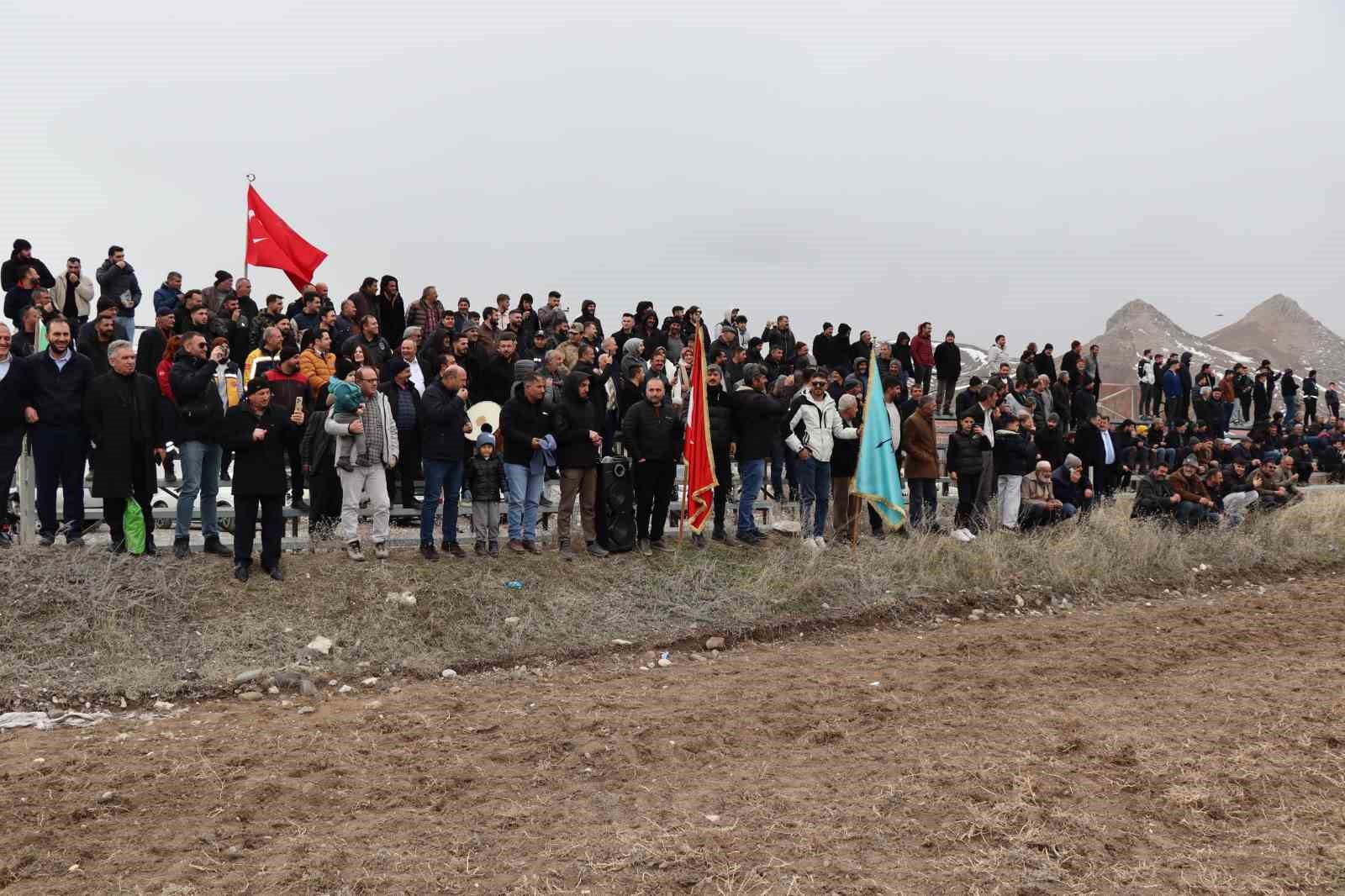 Tercan&rsquo;ın kurtuluşunun 108. yılında cirit heyecanı
