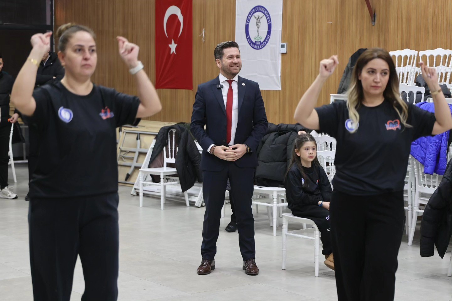 Tavas Belediyesi Halk Oyunları Kursu coşkuyla s&uuml;r&uuml;yor
