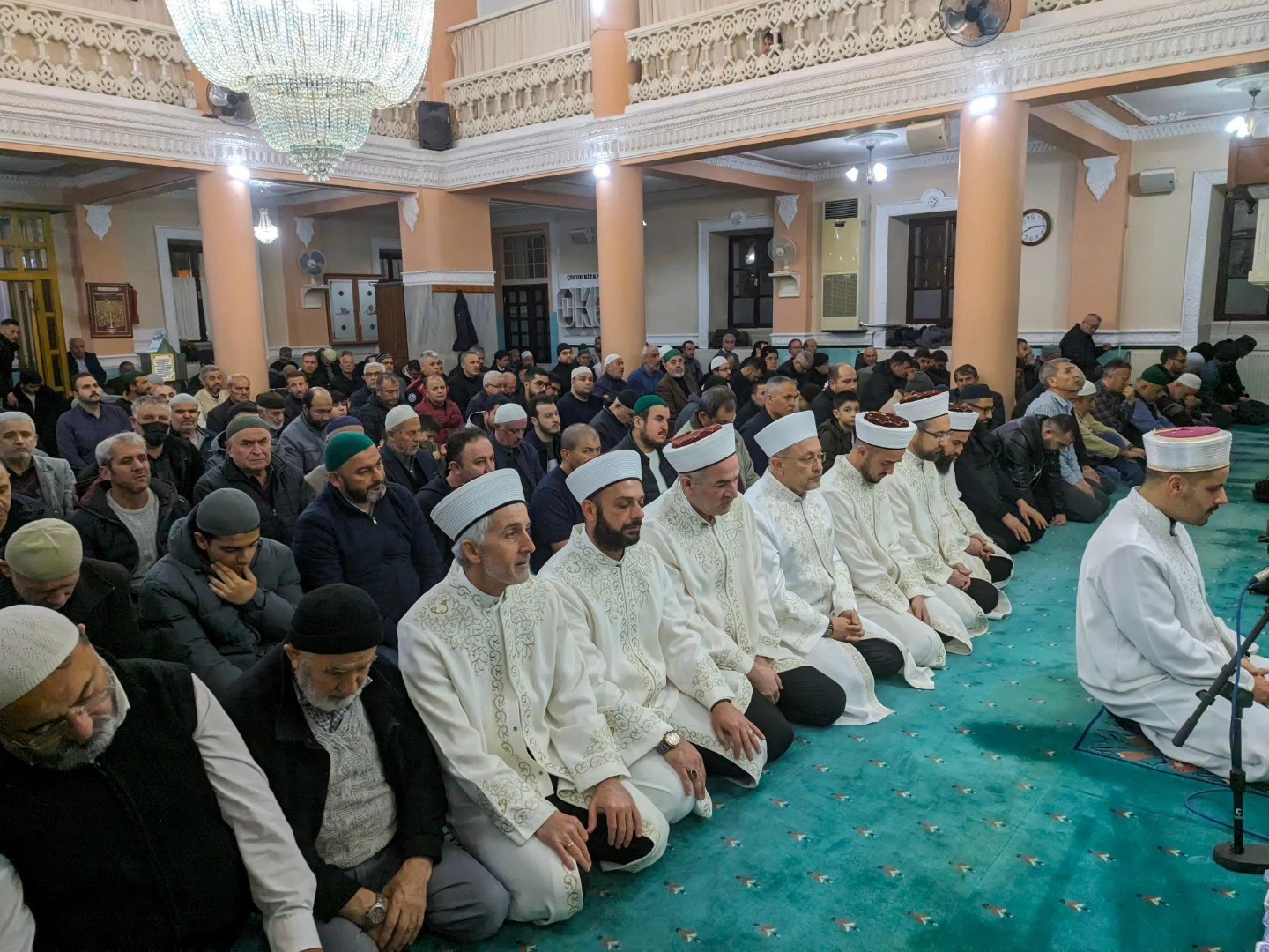 Denizli&rsquo;de asırlık Teravih geleneği ilk gecede g&ouml;n&uuml;lleri kuşattı
